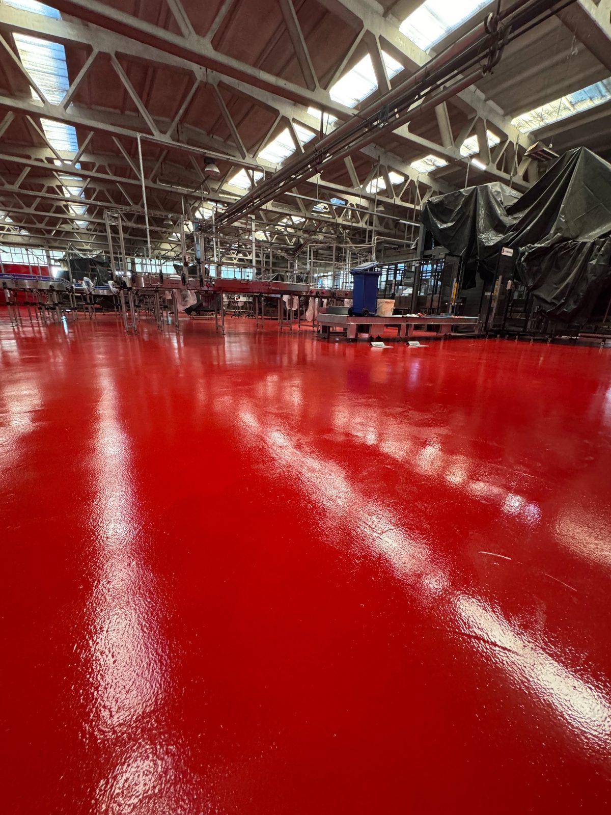 Pavimentazione industriale in resina rossa Kemicall